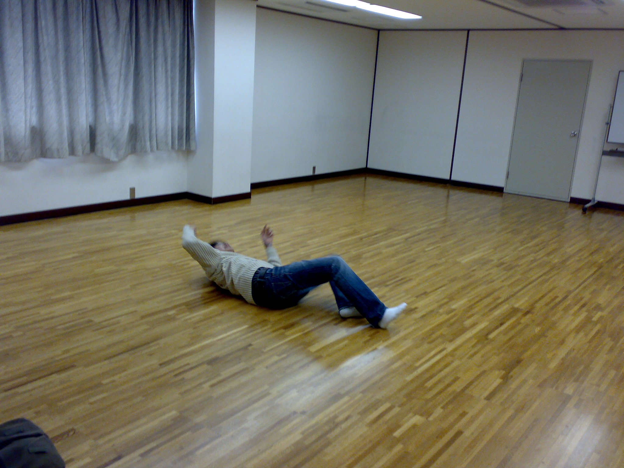 のたうちまわる人その2